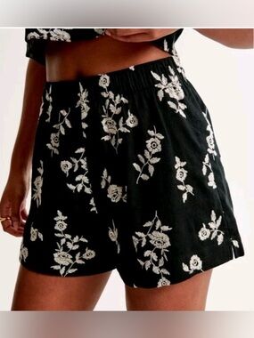 Abercrombie & Fitch Black linen Shorts with White Floral Embroidery